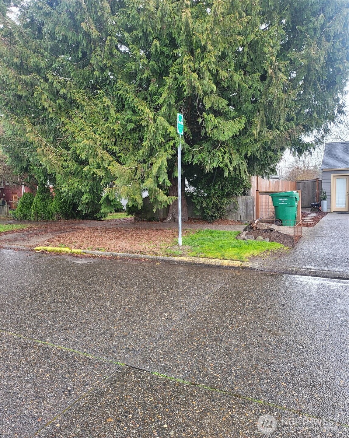 8452 12th Avenue SW, Seattle, WA 98106