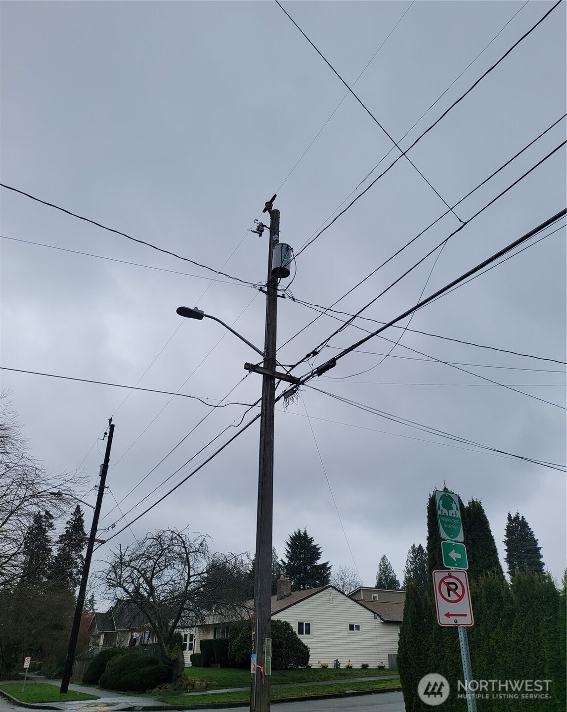 8452 12th Avenue SW, Seattle, WA 98106