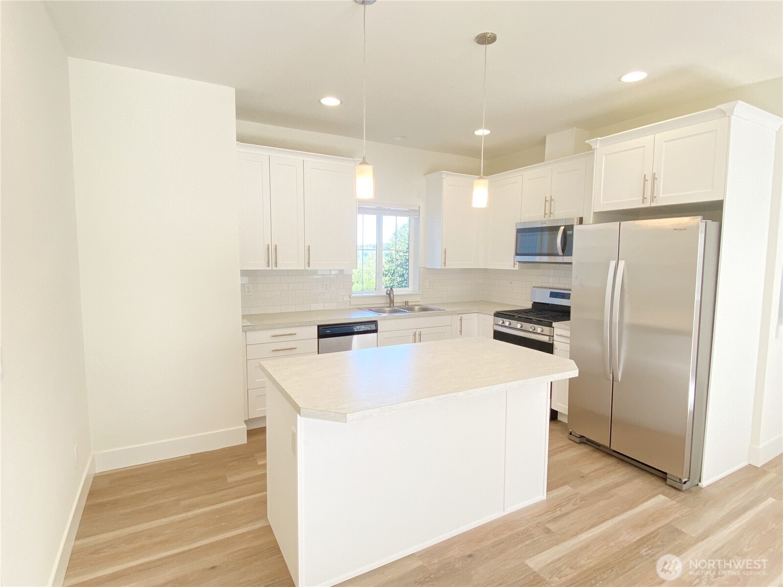 19019 E State Route 3 #A, Allyn, WA 98524