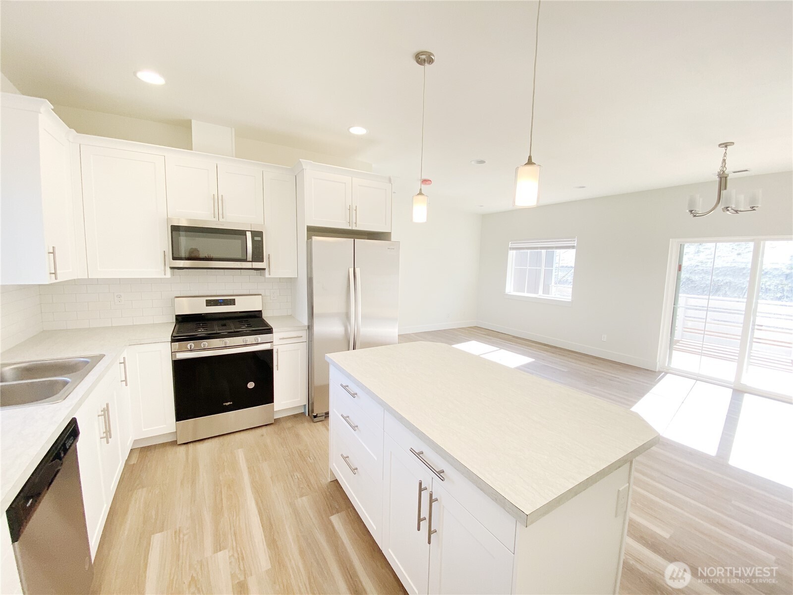 19019 E State Route 3 #A, Allyn, WA 98524