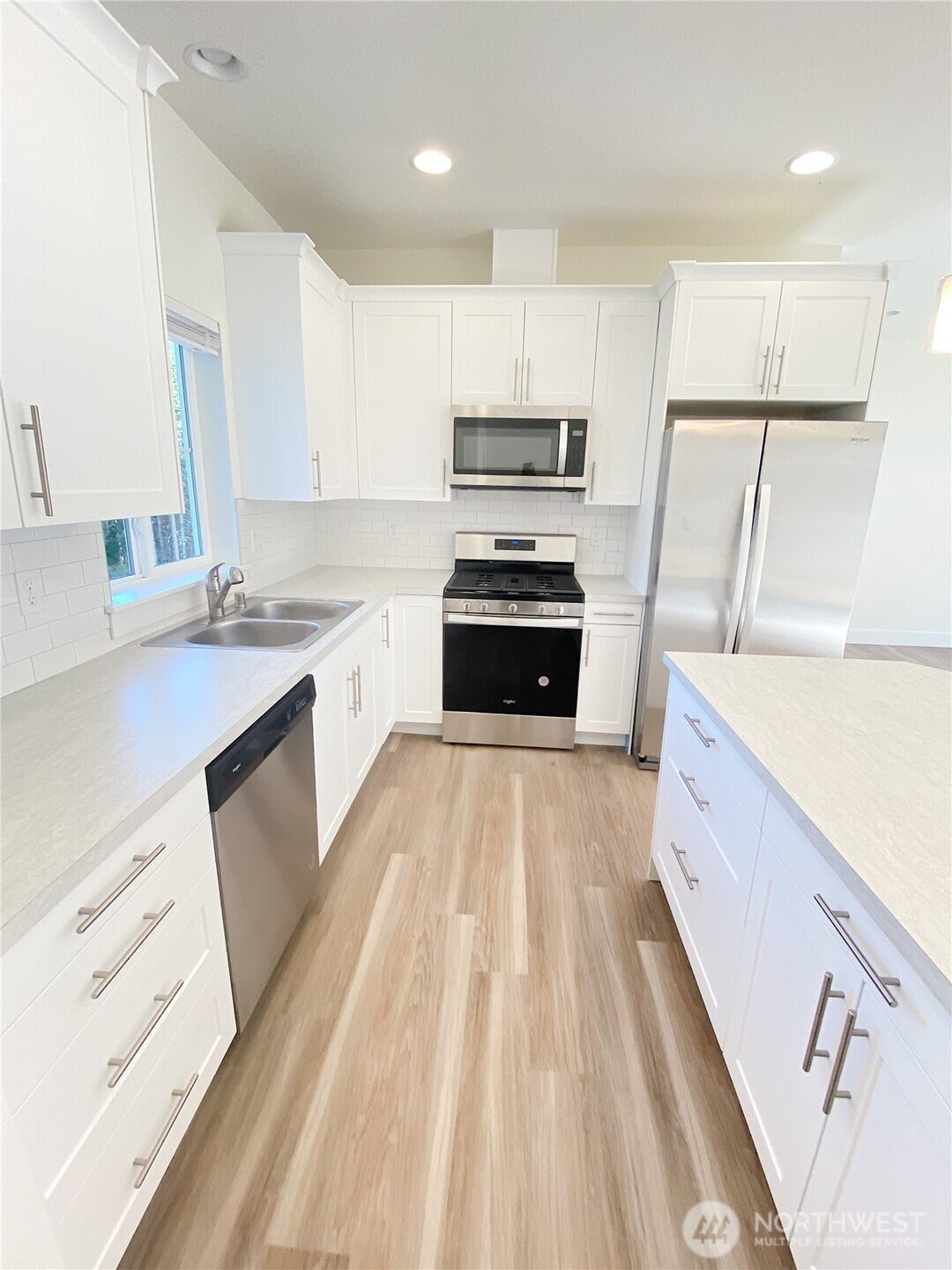 19019 E State Route 3 #A, Allyn, WA 98524