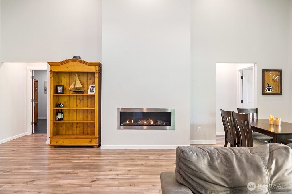 4652 E Hillcrest Drive , Port Orchard, WA 98366