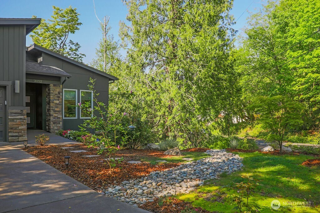 4652 E Hillcrest Drive , Port Orchard, WA 98366