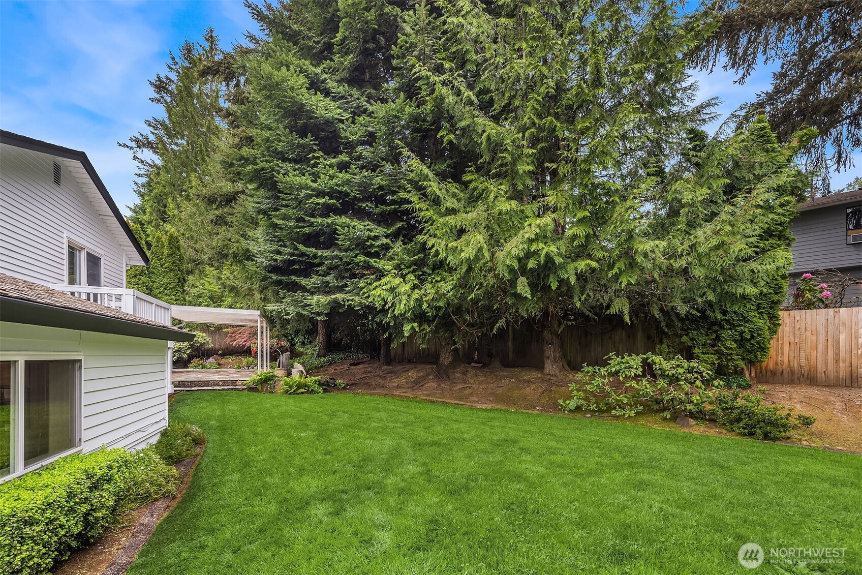3227 171st Avenue NE, Bellevue, WA 98008