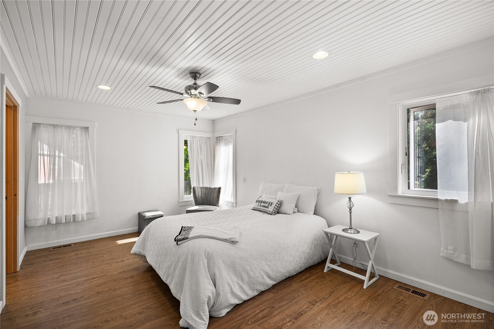 1168 NW Sunlit Lane , Bremerton, WA 98312