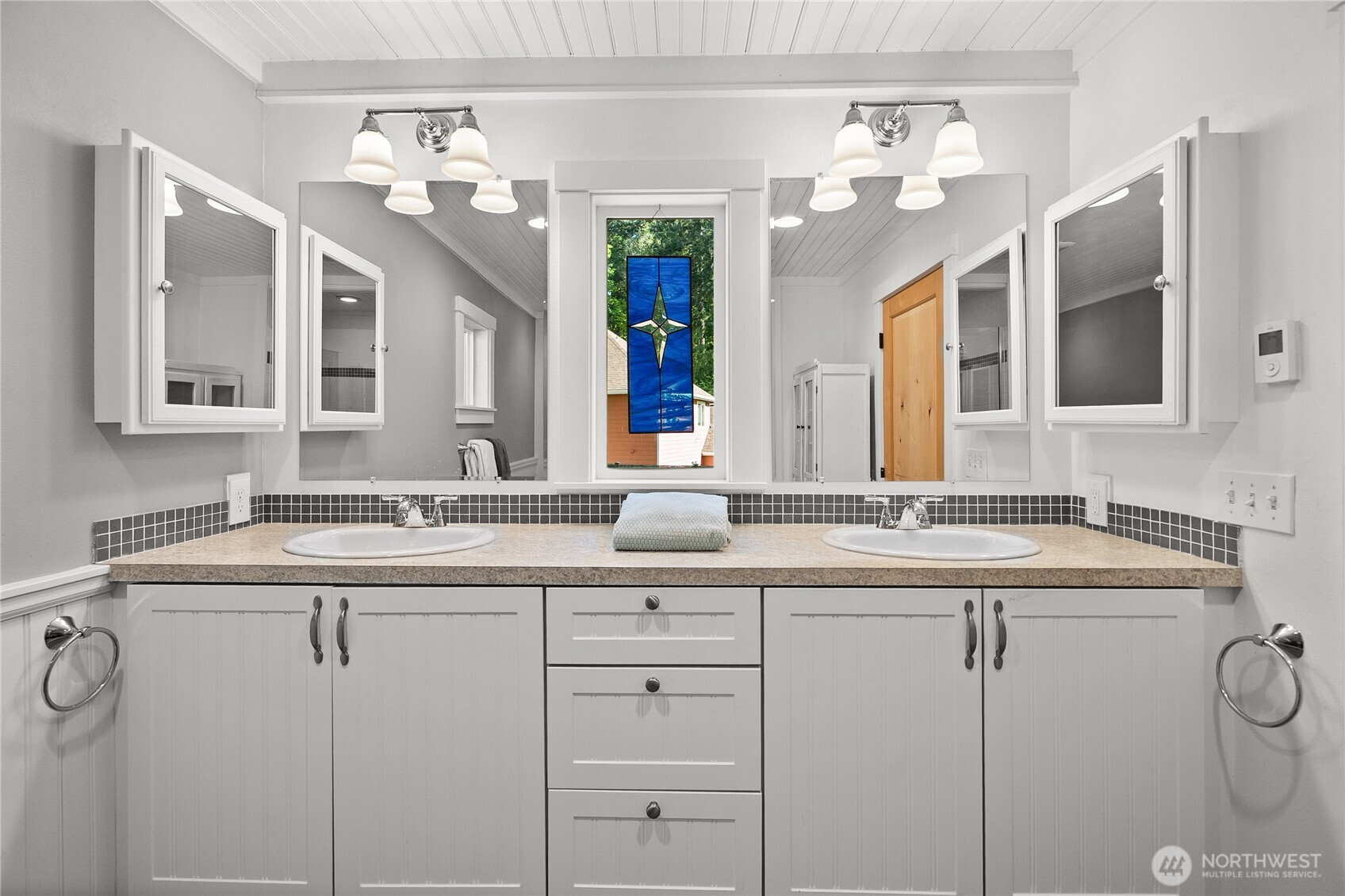 1168 NW Sunlit Lane , Bremerton, WA 98312