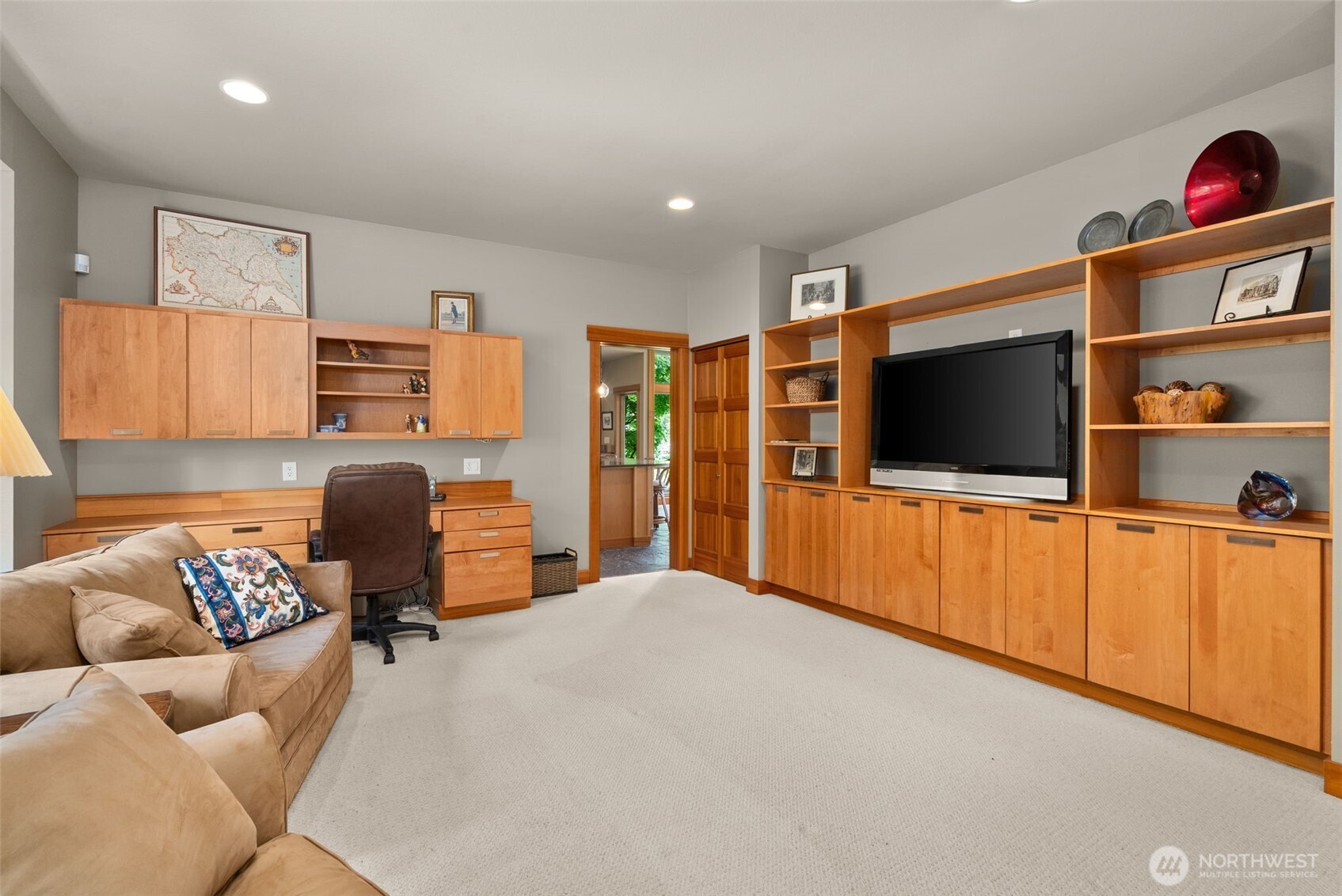 4702 Luhr Road NE, Olympia, WA 98516