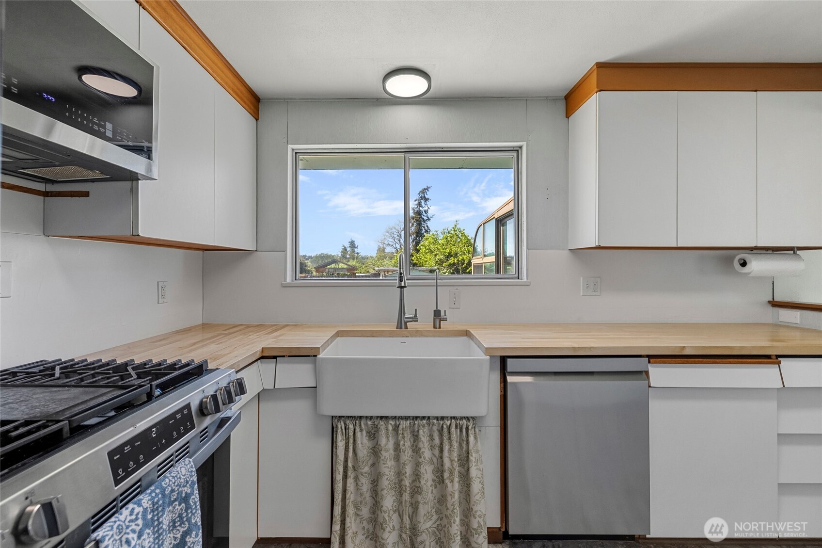 471 SE Glencoe Street , Oak Harbor, WA 98277