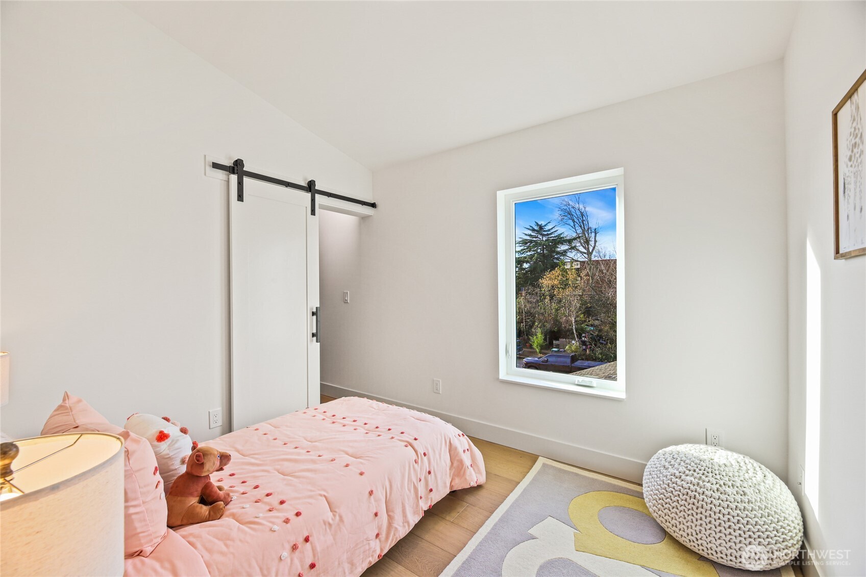 7358 33rd Avenue NE, Seattle, WA 98115