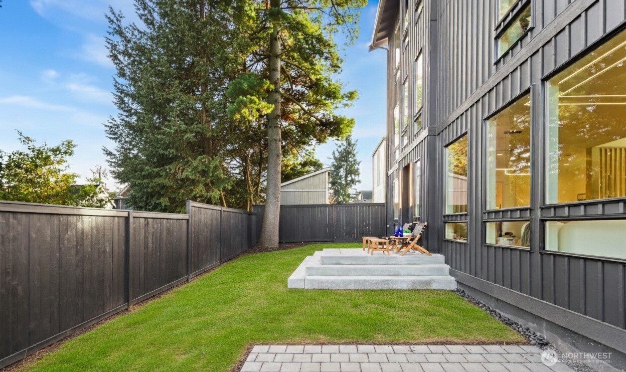 7358 33rd Avenue NE, Seattle, WA 98115
