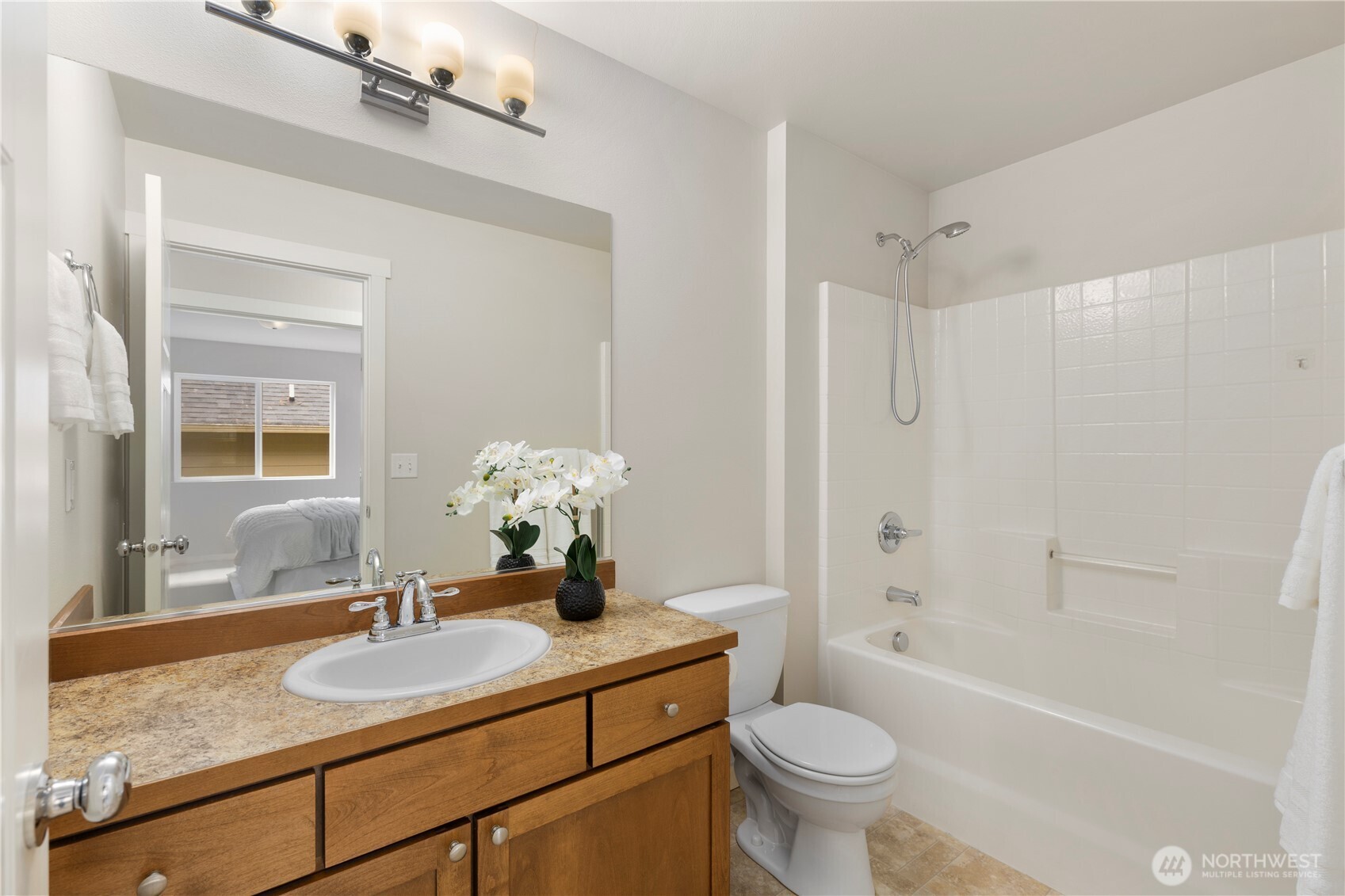1316 216th Street SW, Lynnwood, WA 98036