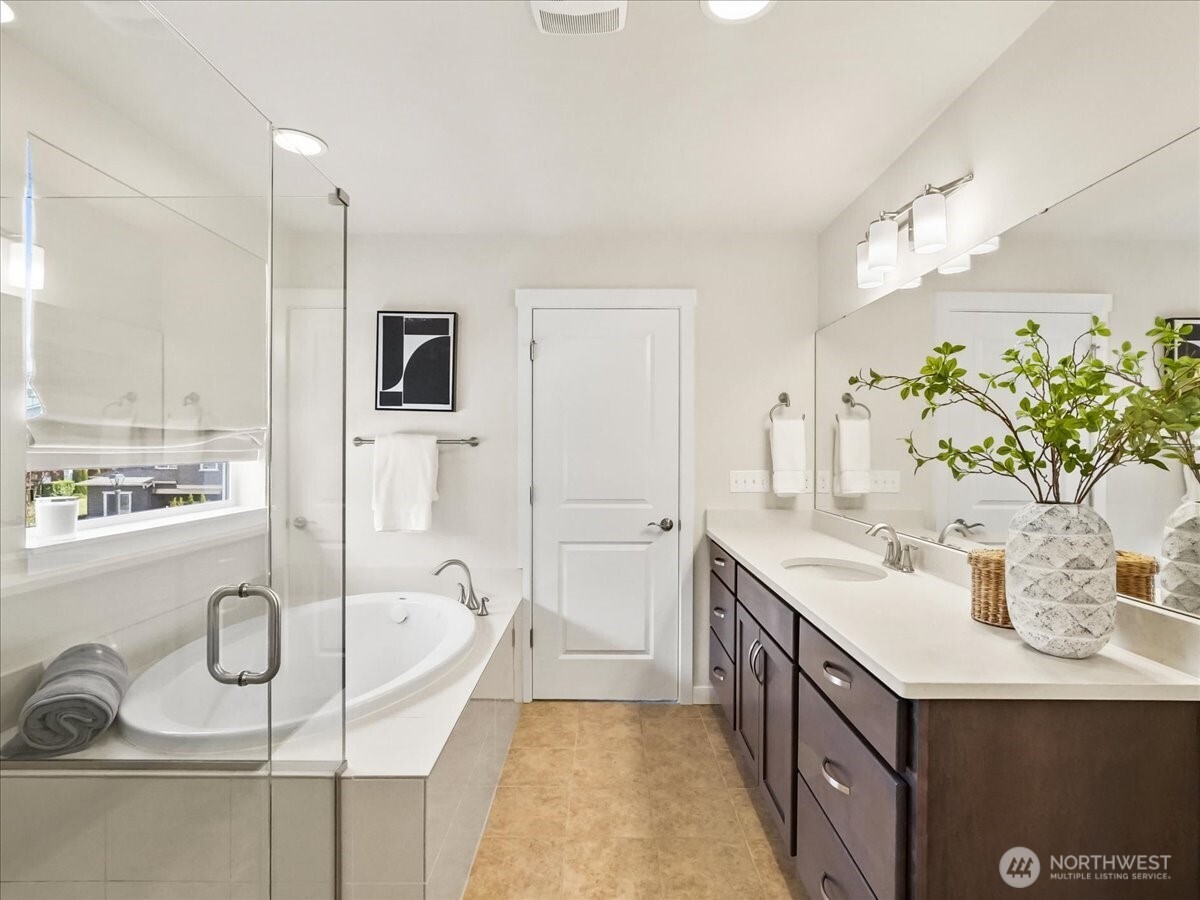 13622 NE 129th Drive , Kirkland, WA 98034