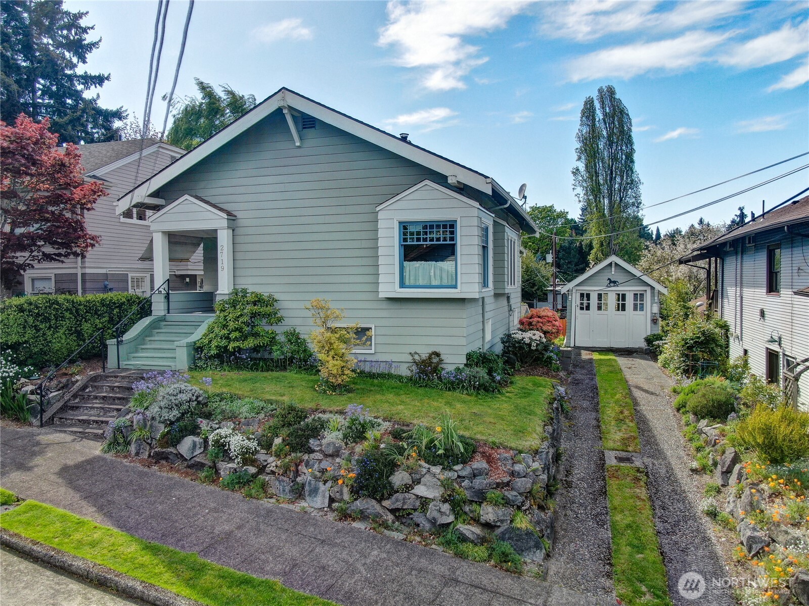 2719 Nob Hill Avenue N, Seattle, WA 98109