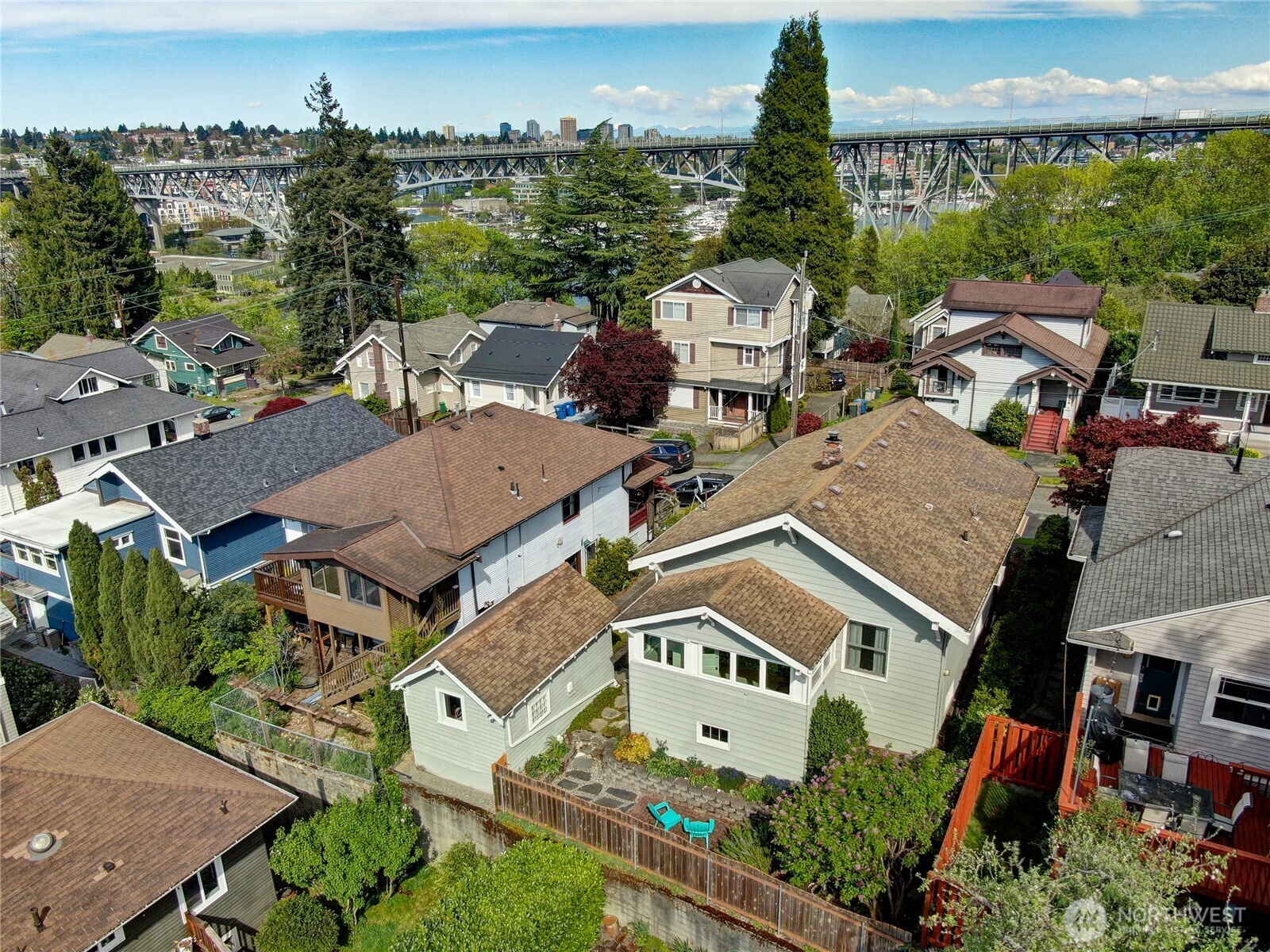 2719 Nob Hill Avenue N, Seattle, WA 98109