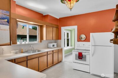 2719 Nob Hill Avenue N, Seattle, WA 98109 - Photo 9