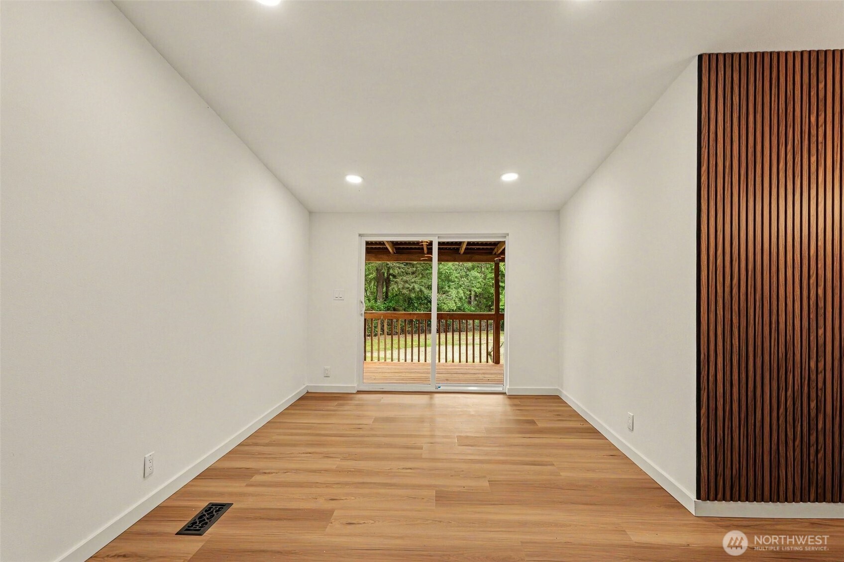 719 Tiedeman Road , Lakebay, WA 98349