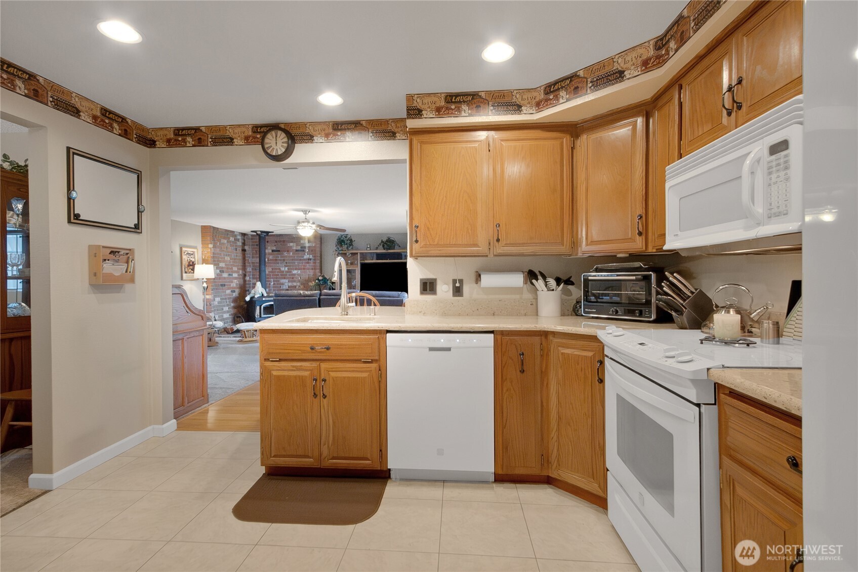 30925 22nd Avenue SW, Federal Way, WA 98023-7806