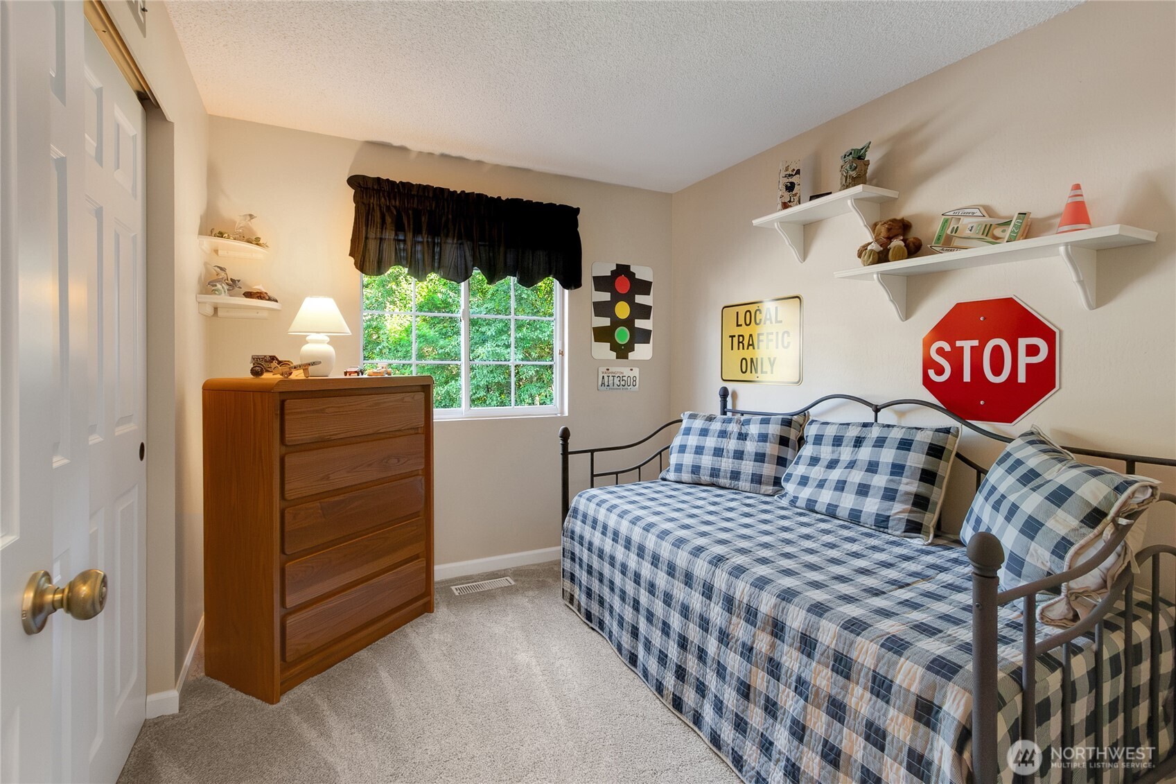 30925 22nd Avenue SW, Federal Way, WA 98023-7806