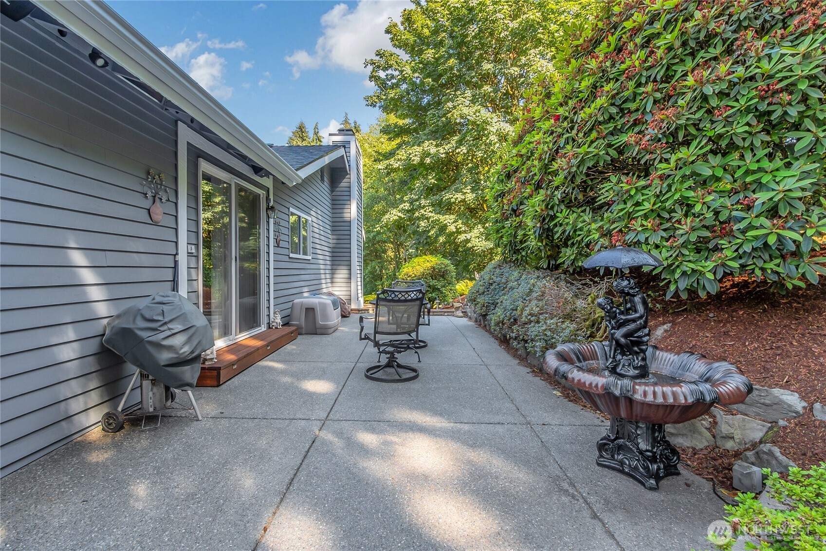 30925 22nd Avenue SW, Federal Way, WA 98023-7806