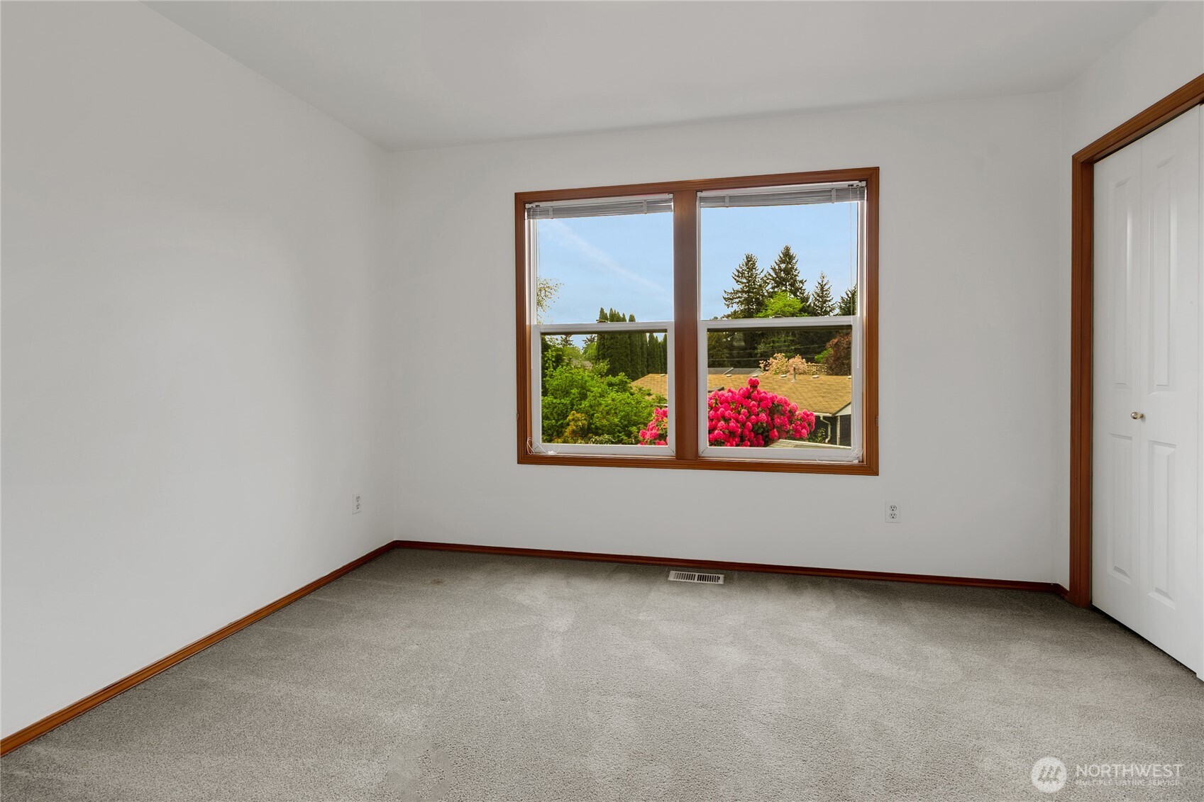 2113 12th Ave NW, Puyallup, WA 98371-3959