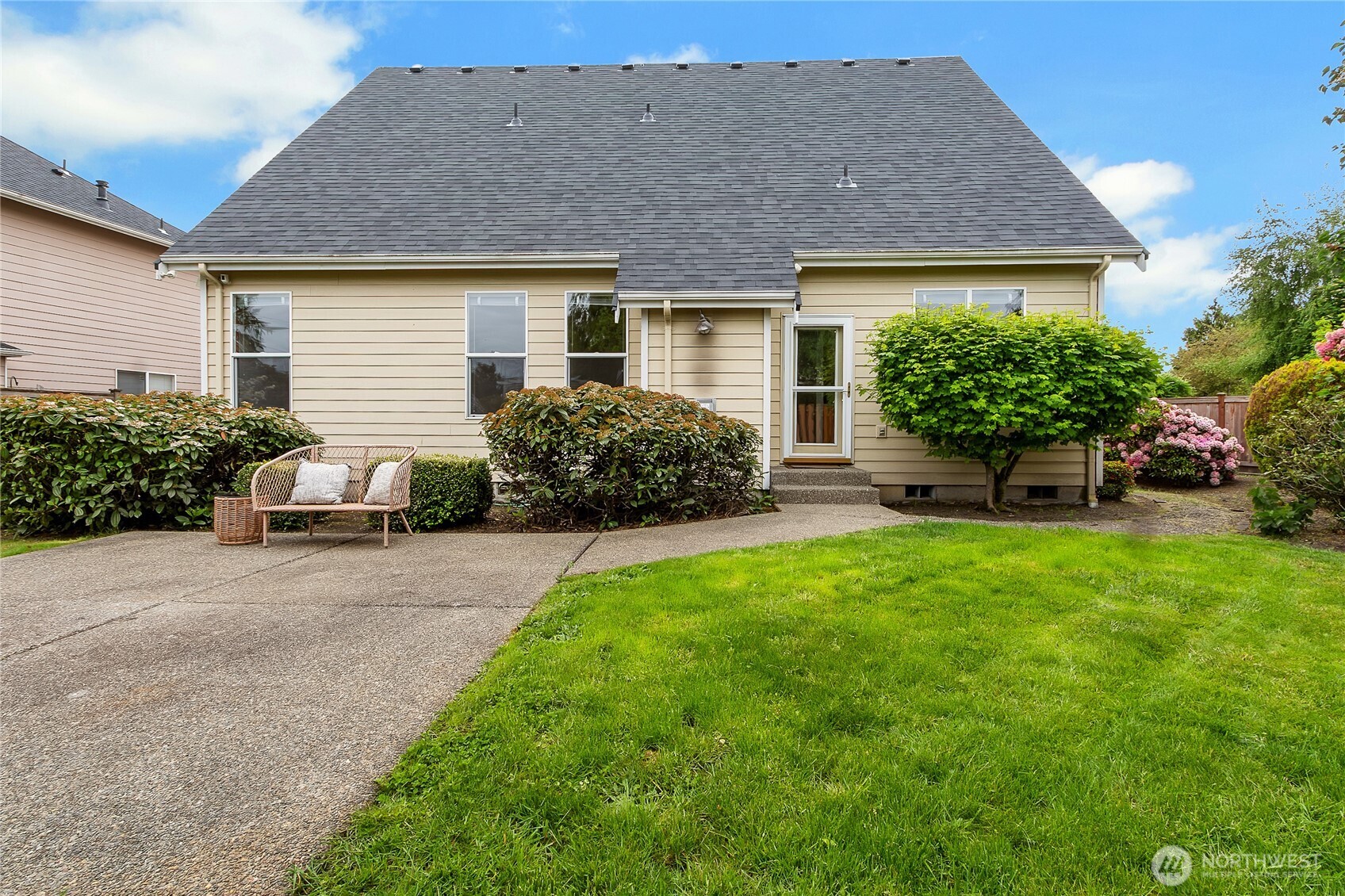 2113 12th Ave NW, Puyallup, WA 98371-3959