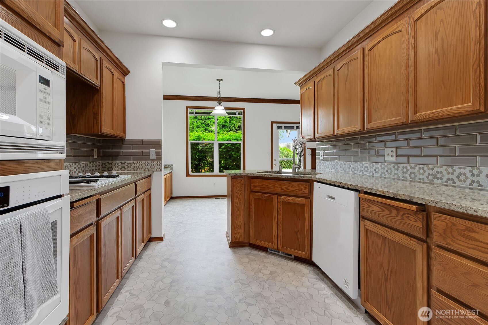 2113 12th Ave NW, Puyallup, WA 98371-3959