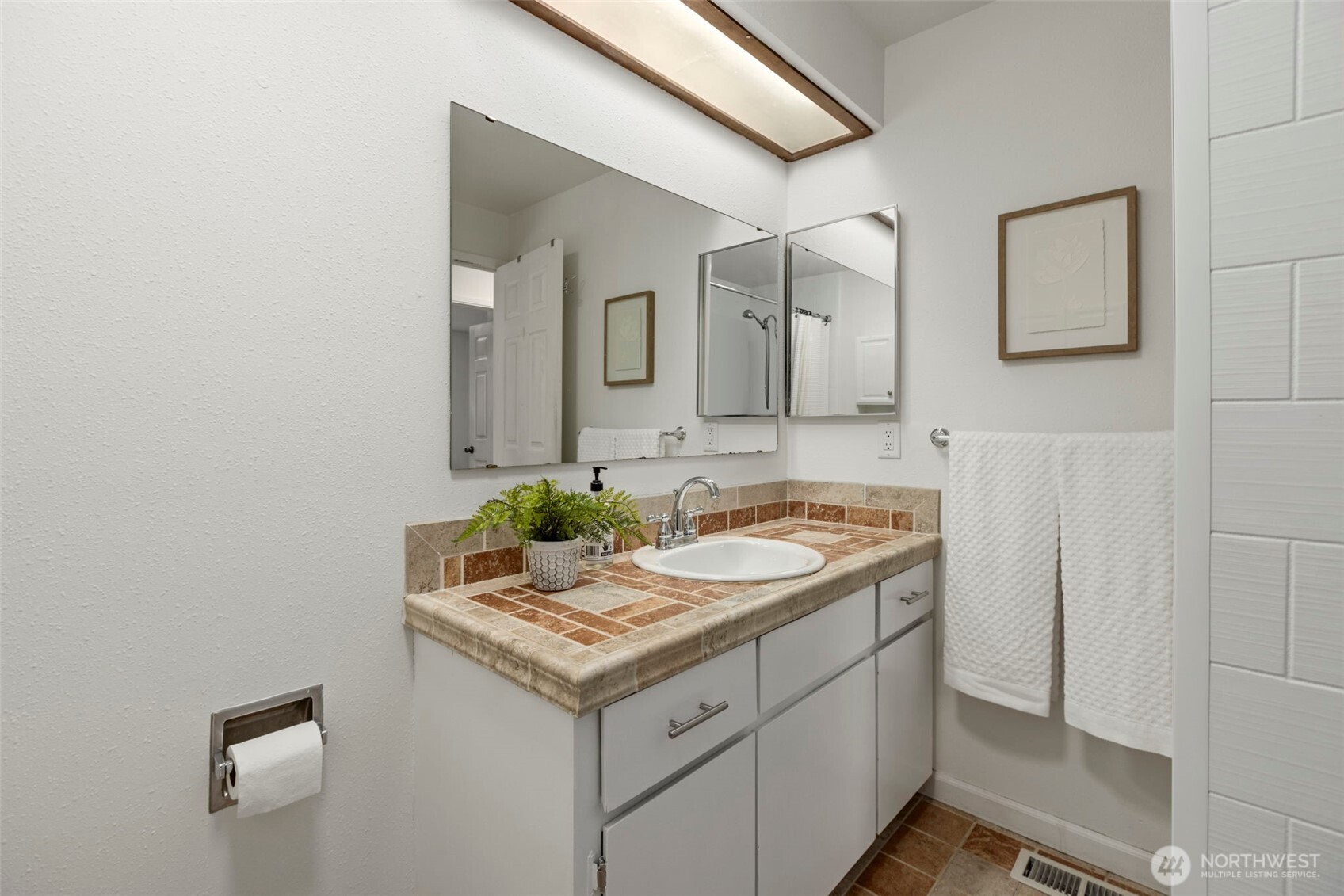 11921 SE 205th Street , Kent, WA 98031