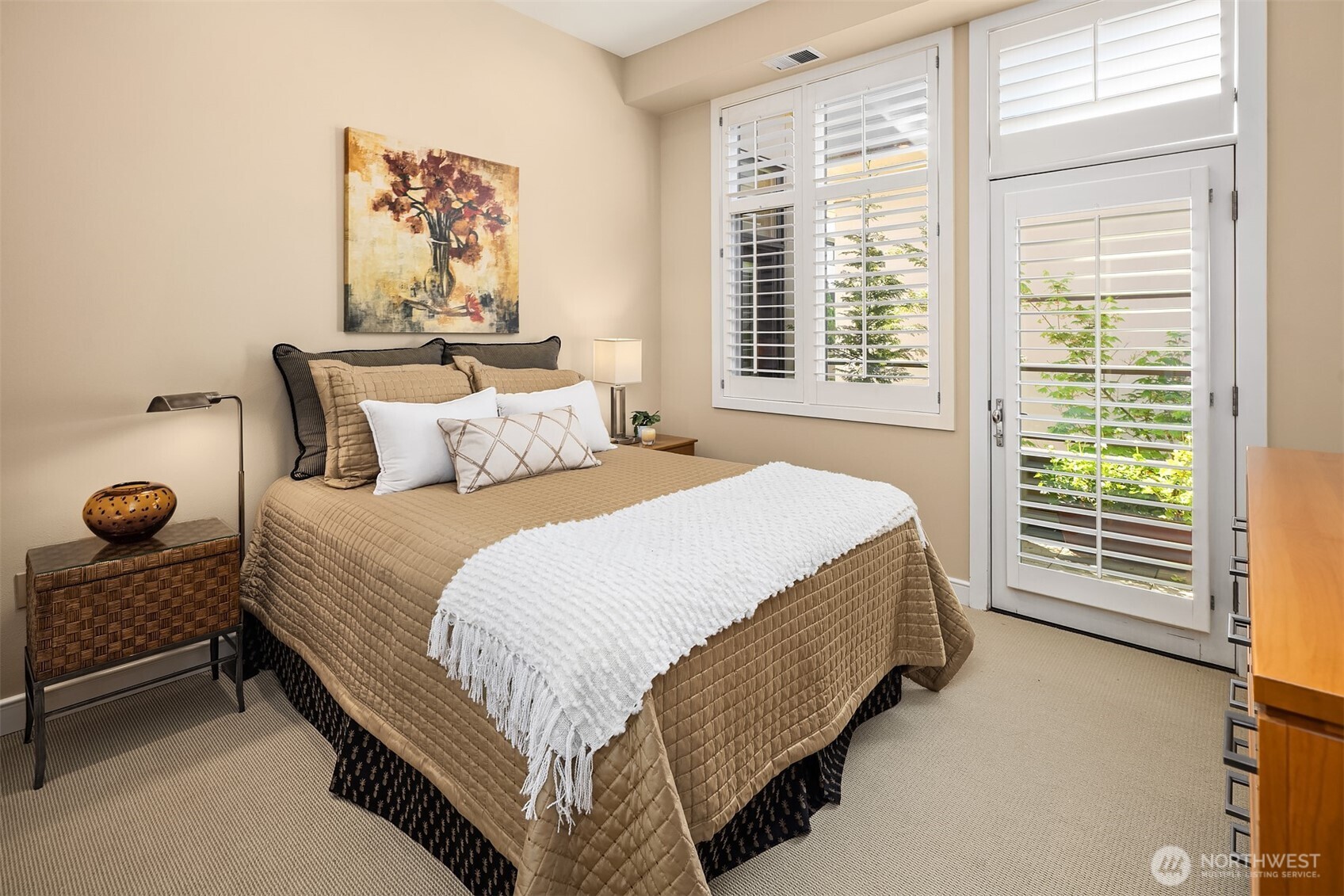 5726 Lake Washington Boulevard NE #3002, Kirkland, WA 98033