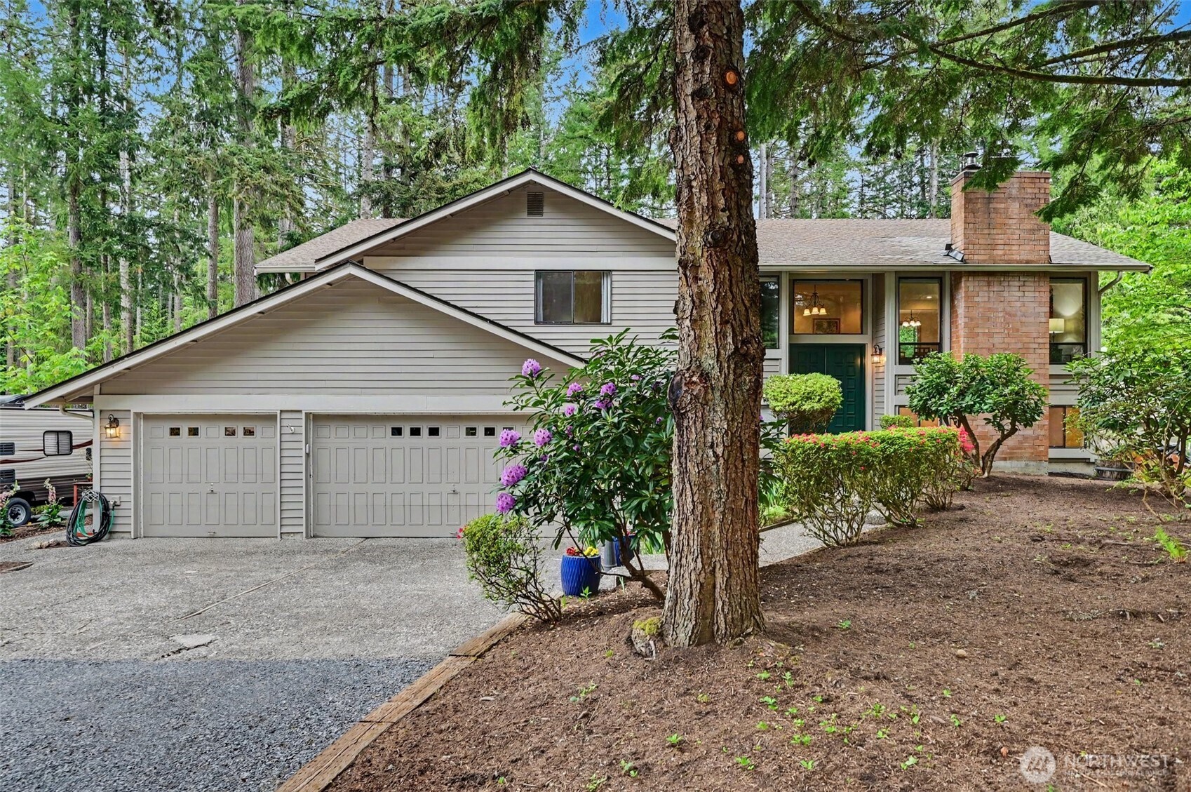 22934 SE 37th St , Sammamish, WA 98075