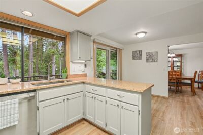 22934 SE 37th St , Sammamish, WA 98075 - Photo 13