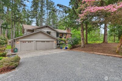22934 SE 37th St , Sammamish, WA 98075 - Photo 2