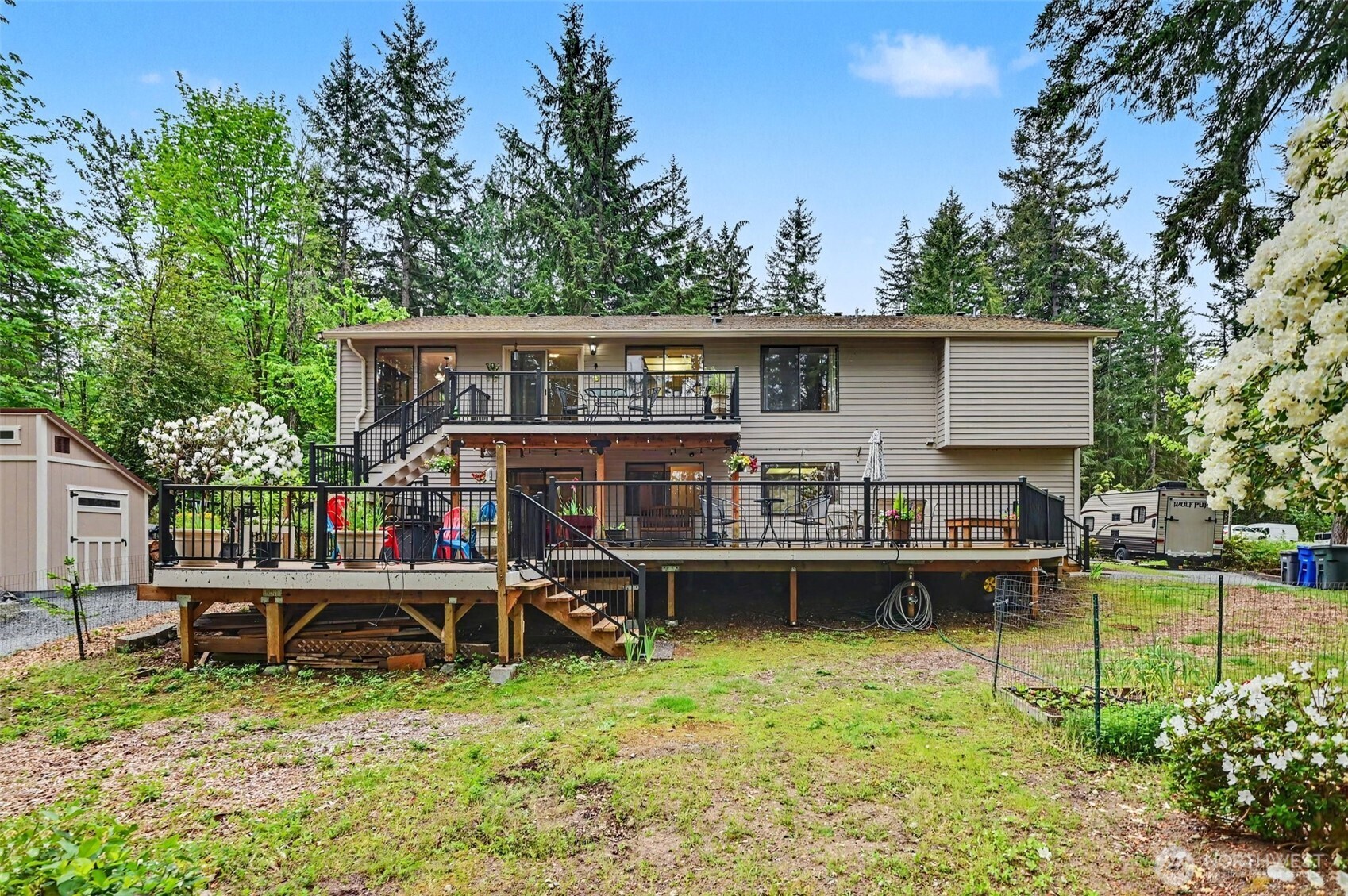 22934 SE 37th St , Sammamish, WA 98075