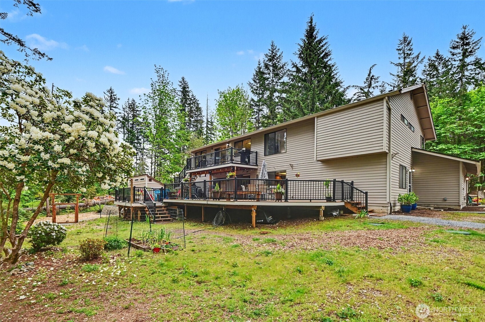 22934 SE 37th St , Sammamish, WA 98075