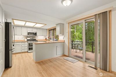 22934 SE 37th St , Sammamish, WA 98075 - Photo 12