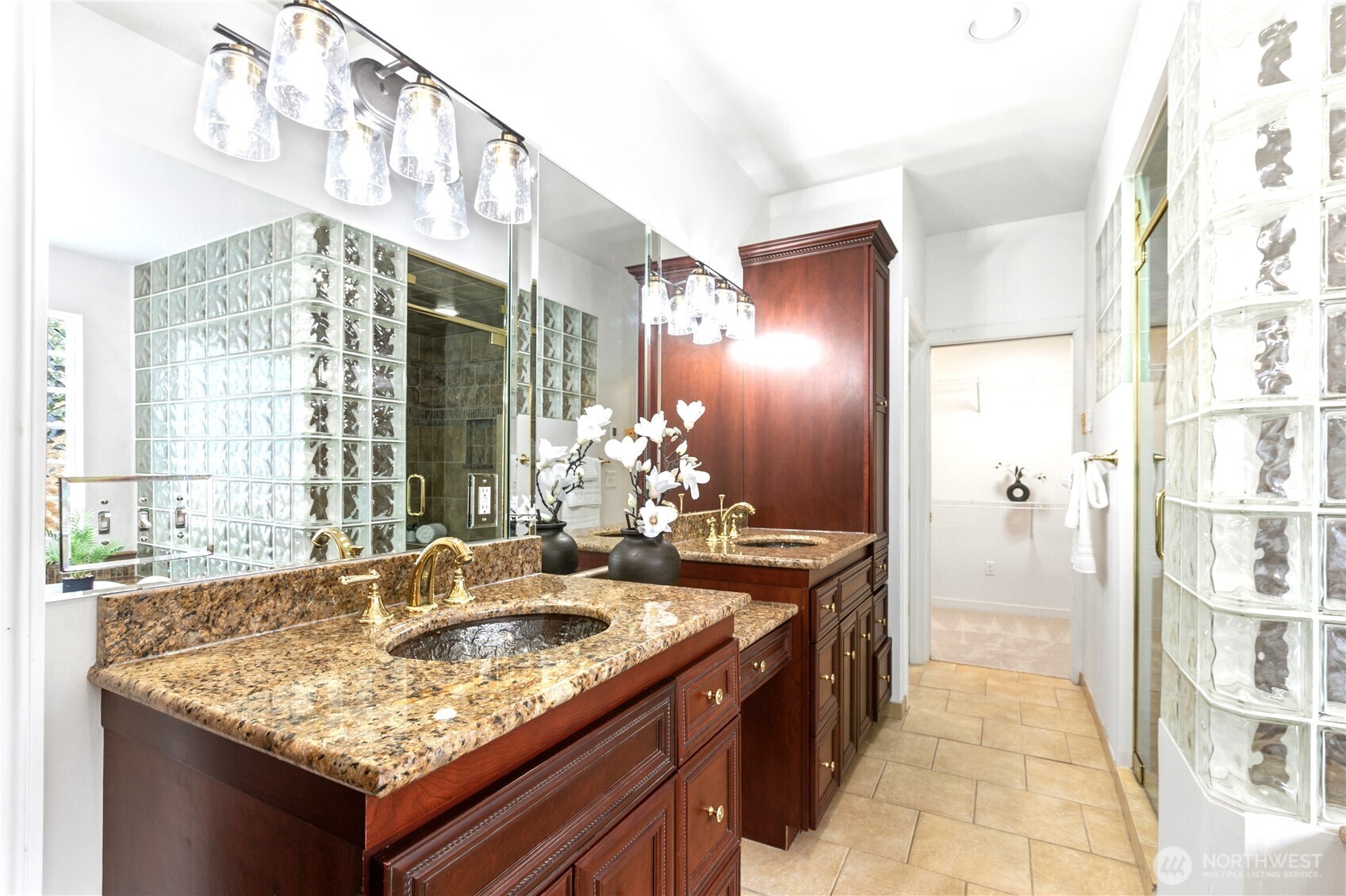 7020 137th Avenue NE, Redmond, WA 98052