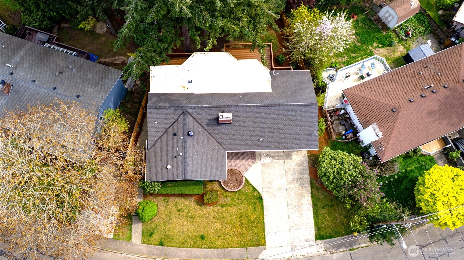 7020 137th Avenue NE, Redmond, WA 98052