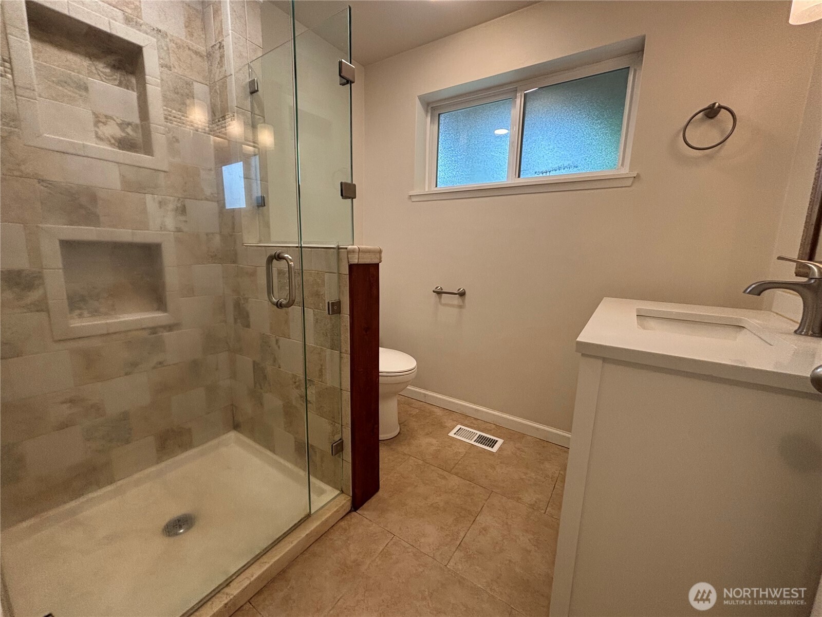 4502 E Bay Drive NW #B, Gig Harbor, WA 98335