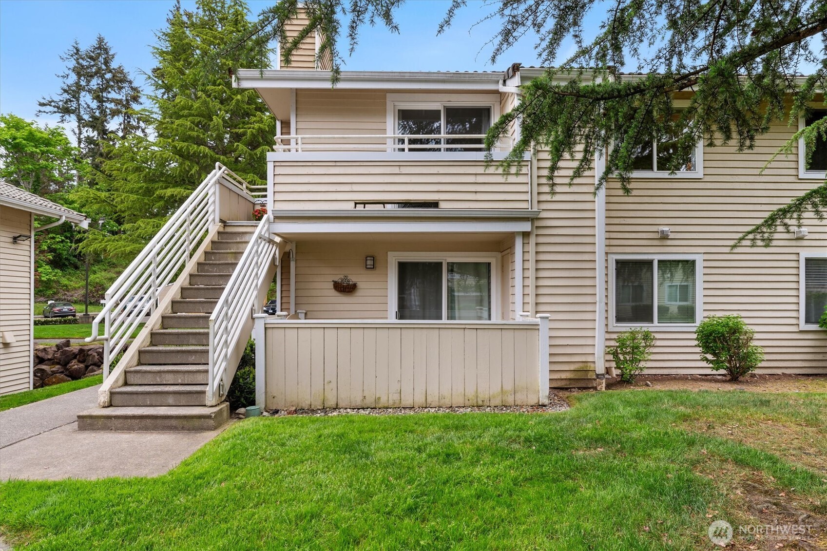 21303 52nd Avenue W #C-214, Mountlake Terrace, WA 98043