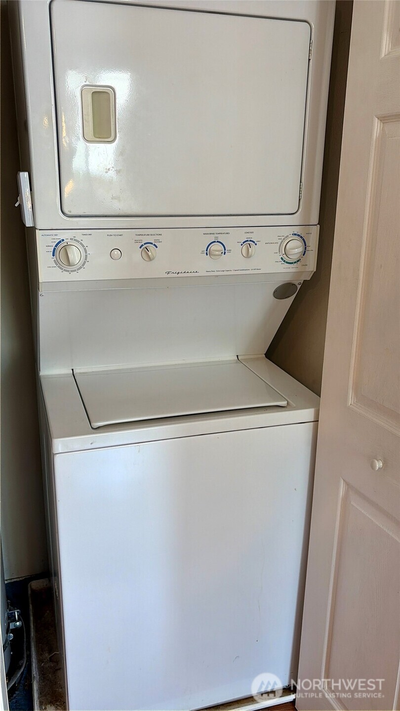 21303 52nd Avenue W #C-214, Mountlake Terrace, WA 98043
