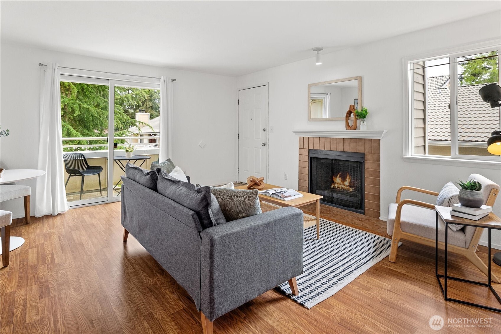21303 52nd Avenue W #C-214, Mountlake Terrace, WA 98043