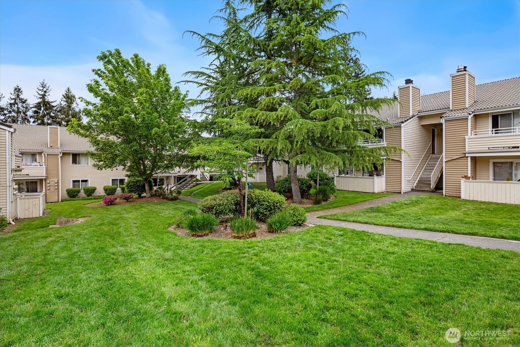21303 52nd Avenue W #C-214, Mountlake Terrace, WA 98043
