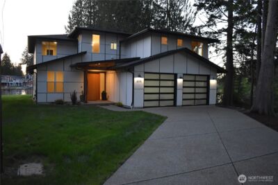 6598 Vandermark Road E, Bonney Lake, WA 98391-7382