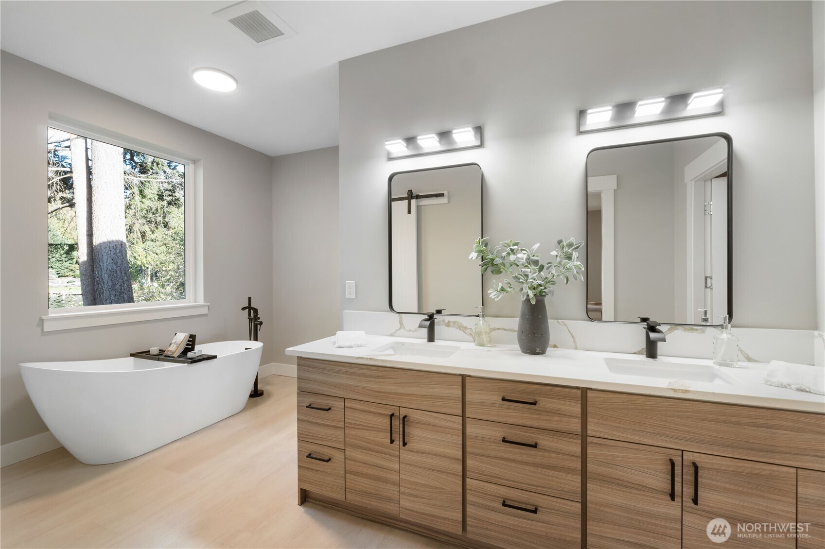 6598 Vandermark Road E, Bonney Lake, WA 98391-7382