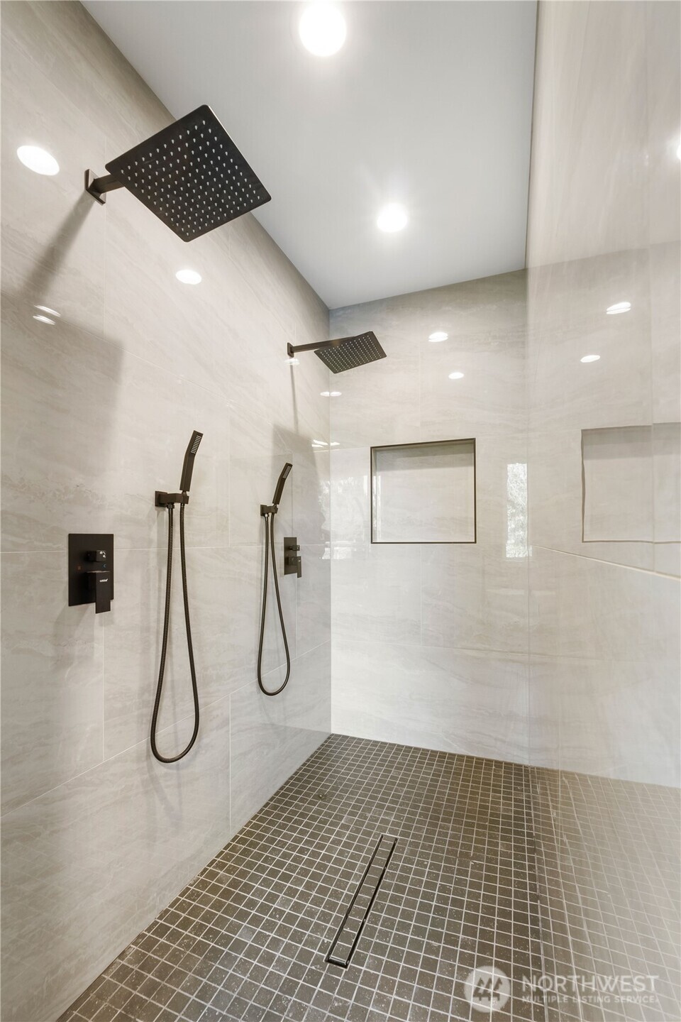 6598 Vandermark Road E, Bonney Lake, WA 98391-7382