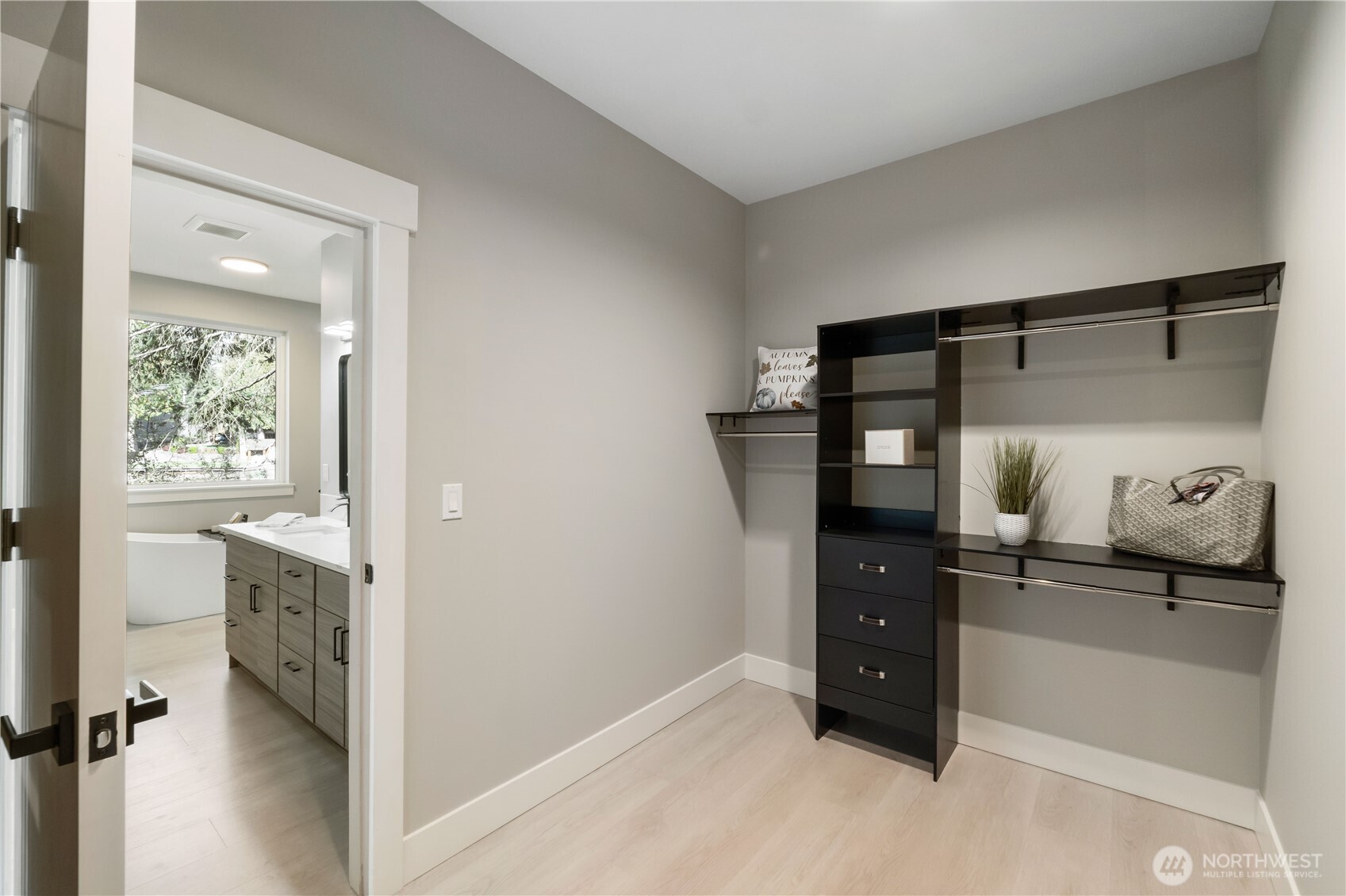 6598 Vandermark Road E, Bonney Lake, WA 98391-7382