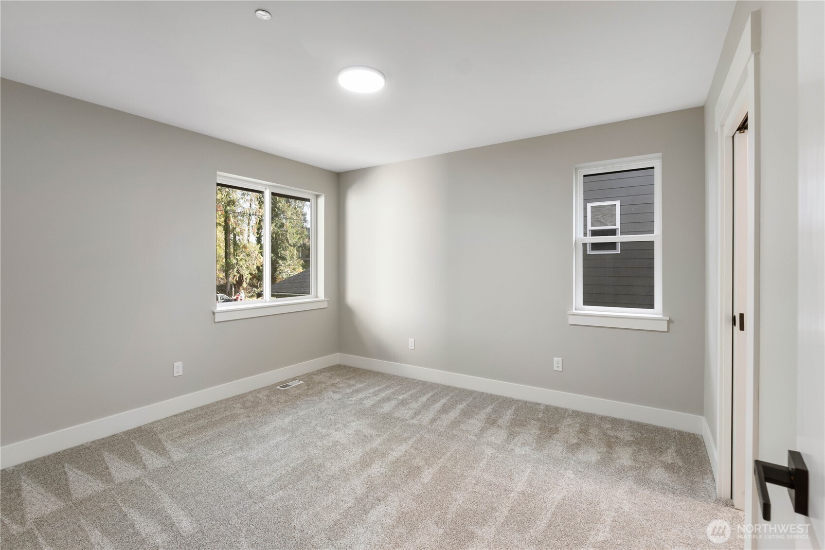 6598 Vandermark Road E, Bonney Lake, WA 98391-7382
