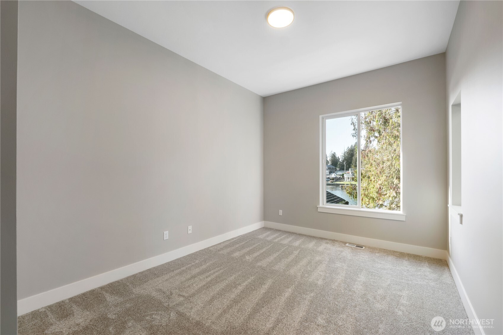6598 Vandermark Road E, Bonney Lake, WA 98391-7382
