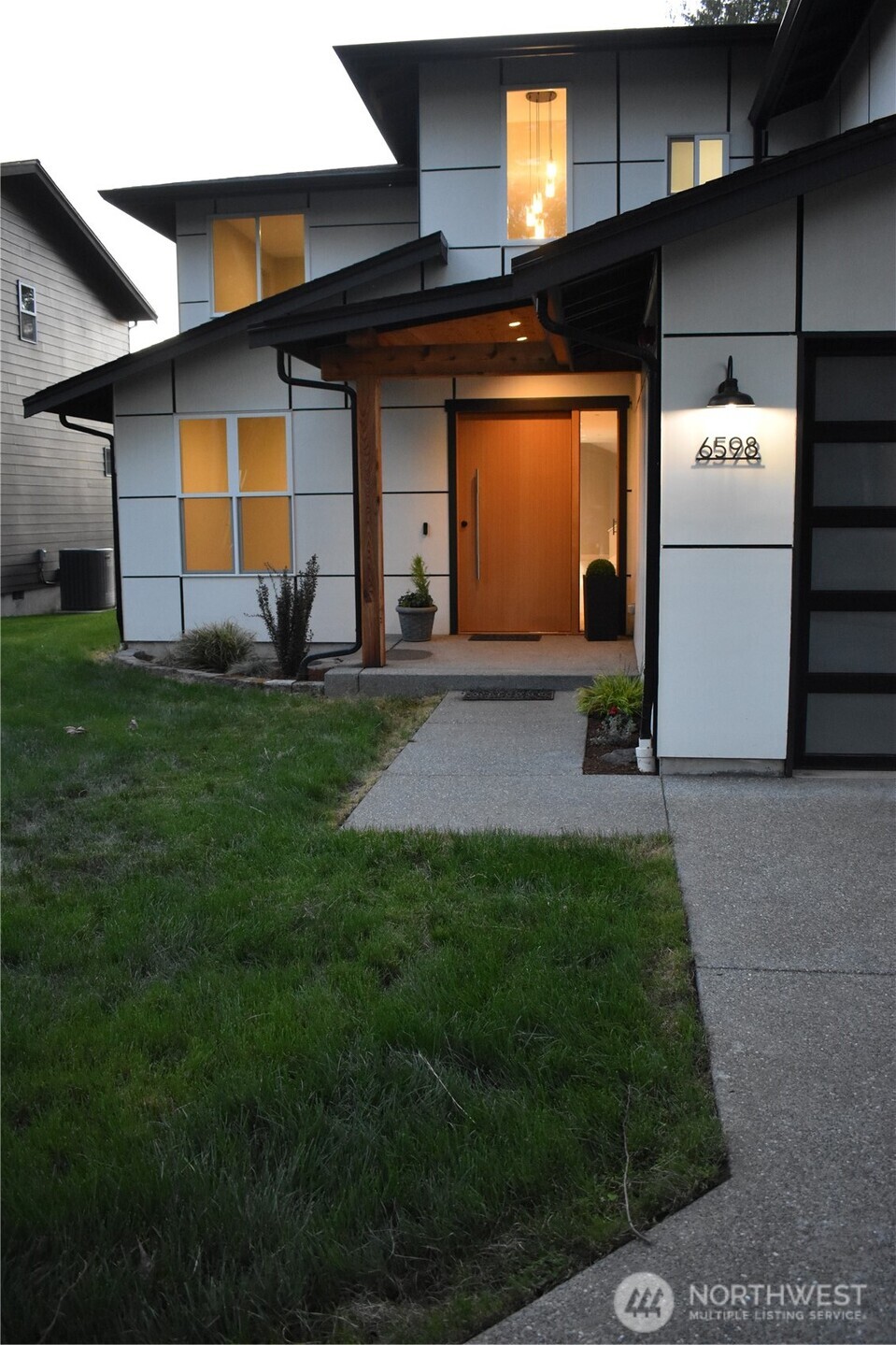 6598 Vandermark Road E, Bonney Lake, WA 98391-7382