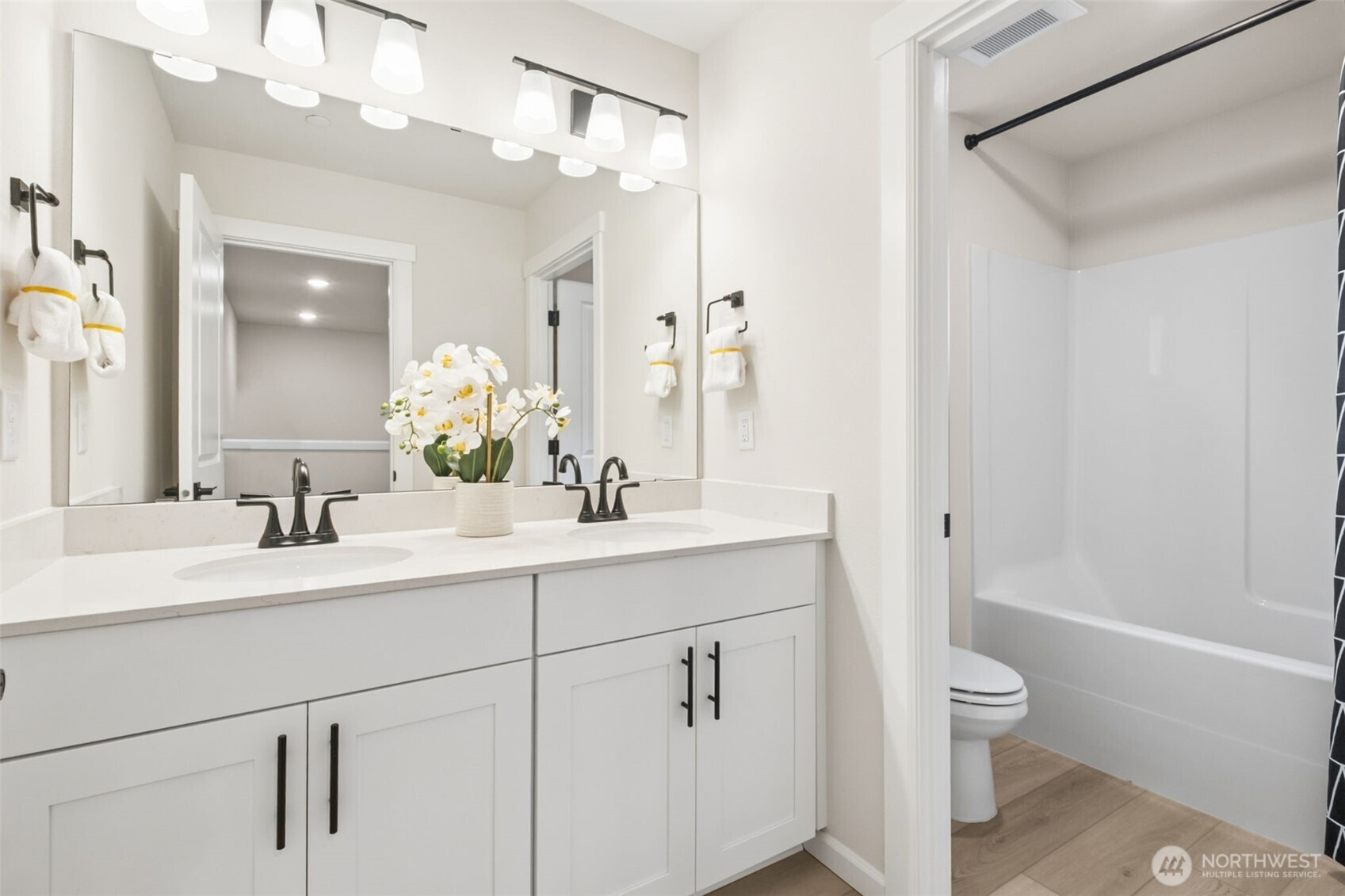 27018 187TH Place SE #101, Covington, WA 98042