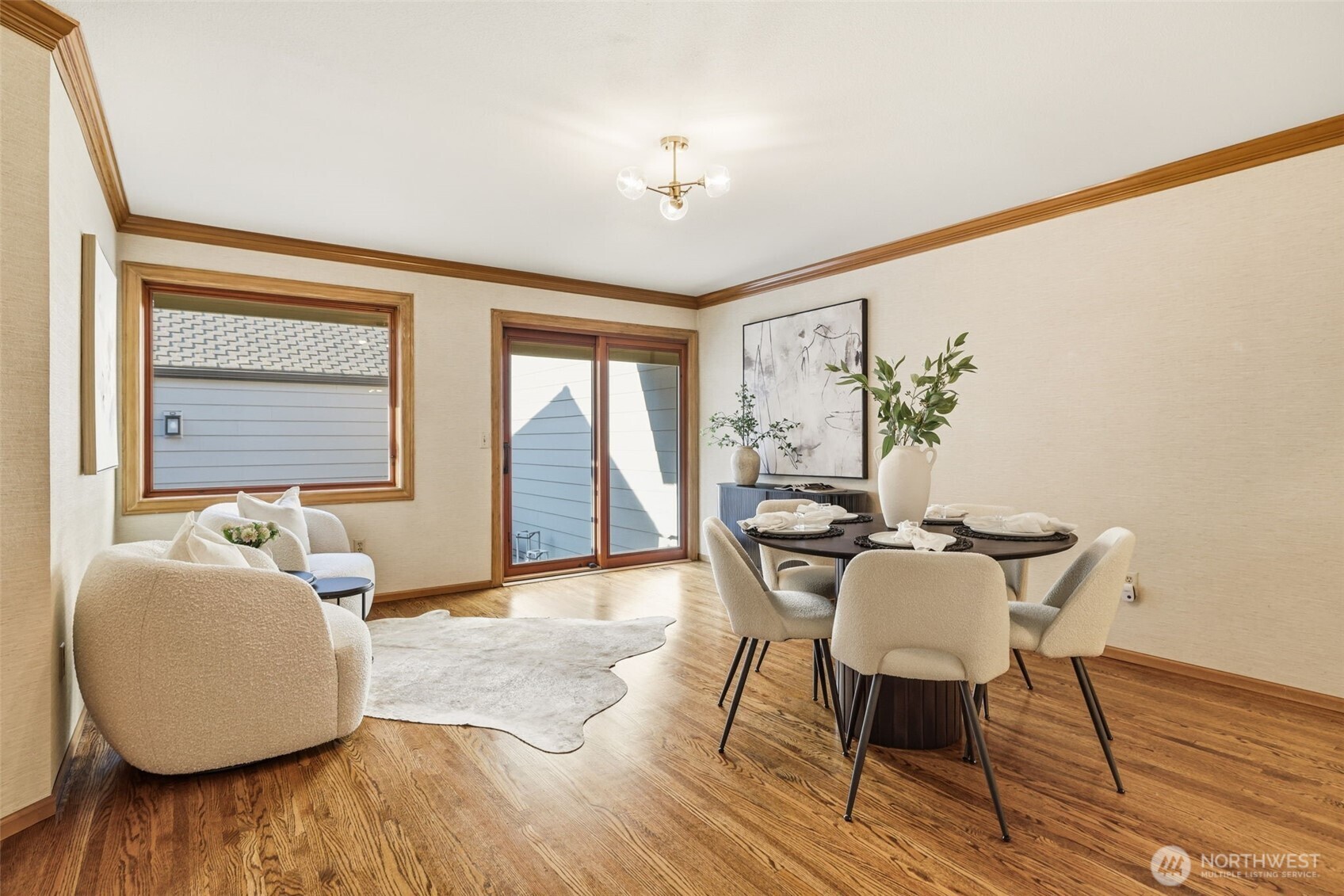 10327 NE 19th Place , Bellevue, WA 98004